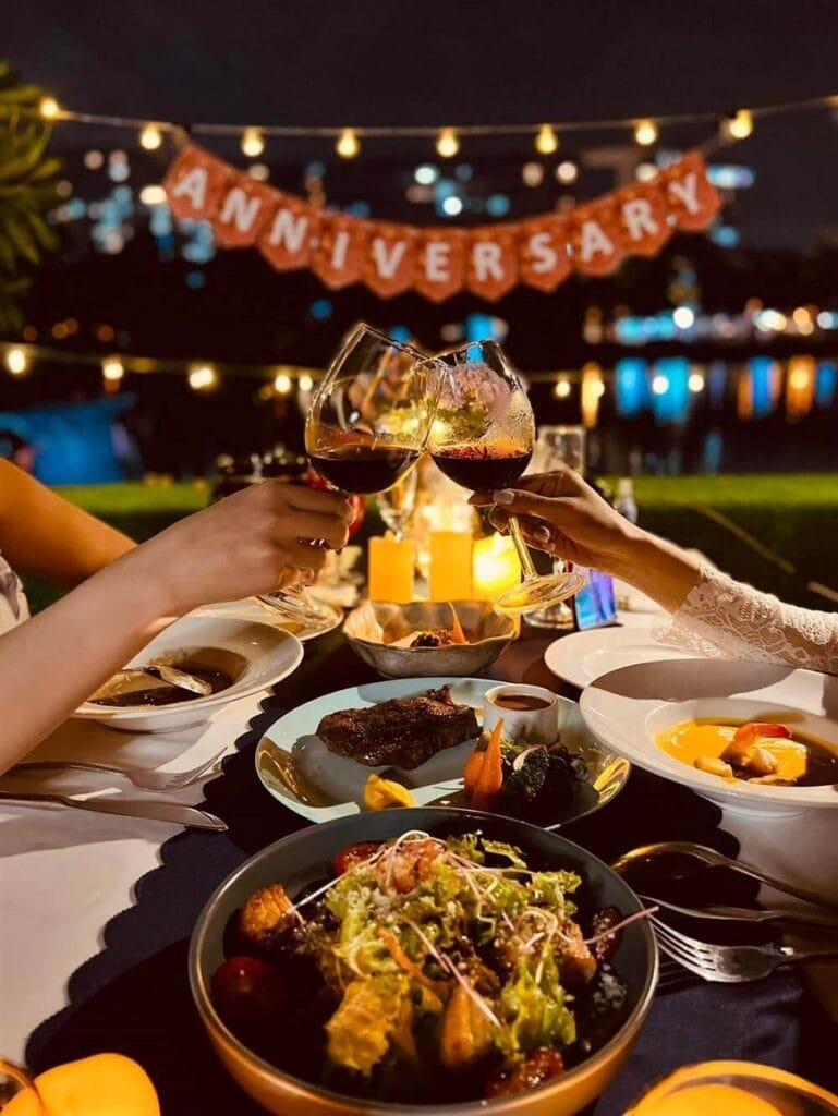 Mars Venus Restaurant - Garden in Island